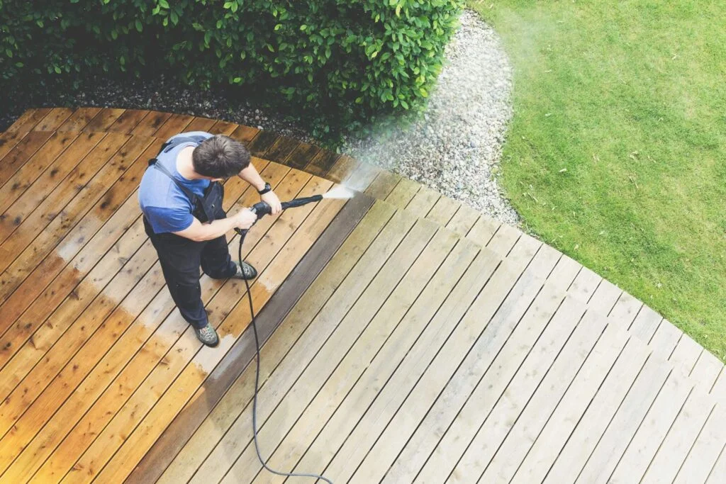 comment-entretenir-une-terrasse-au-nettoyeur-haute-pression-1024×683